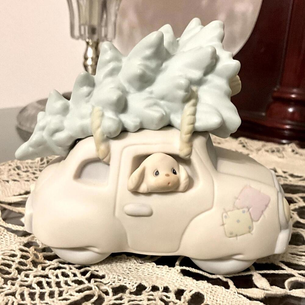 Precious Moments Sugar Town Car Holiday figurine